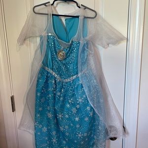Disney Elsa light up costume. Size 4/5
